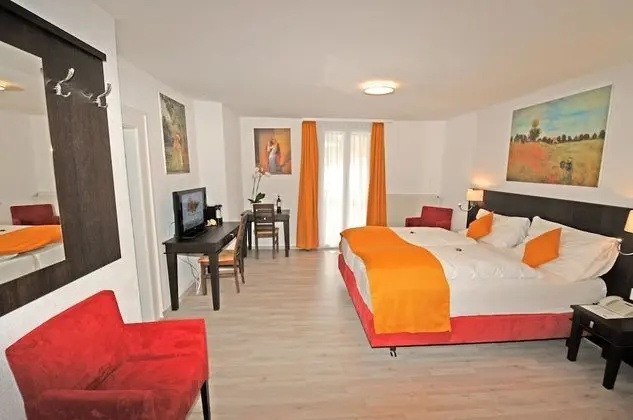 Comfort Tek Büyük Yataklı Oda