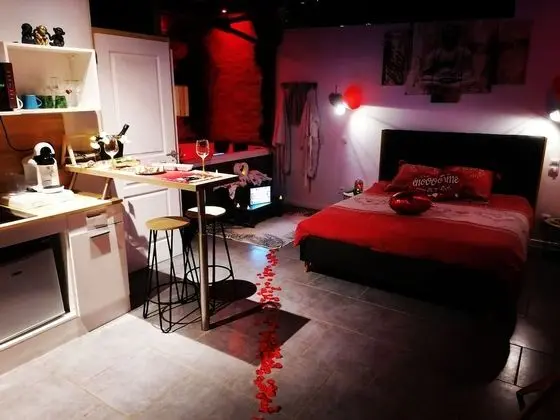 Romantic Süit, Sıcak Su Havuzu