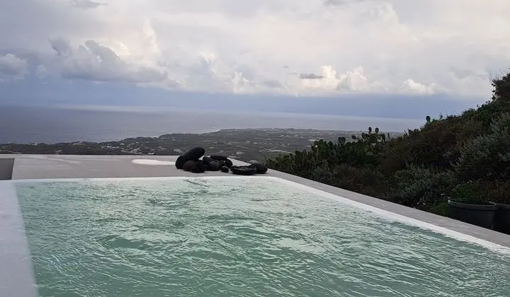 Superior Suite (Infinity Hot Tub)