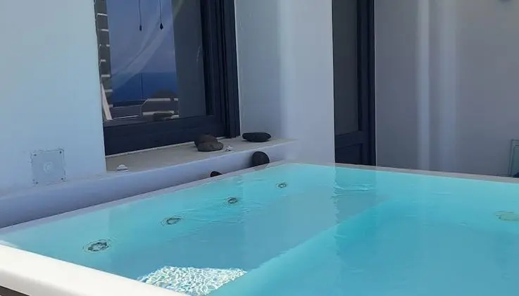Superior Suite (Infinity Hot Tub)