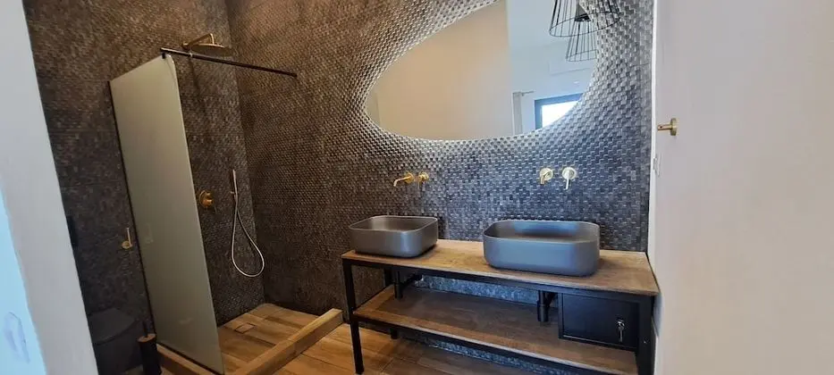 Superior Suite (Infinity Hot Tub)