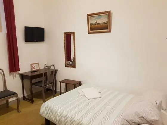 Comfort Tek Büyük Yataklı Oda