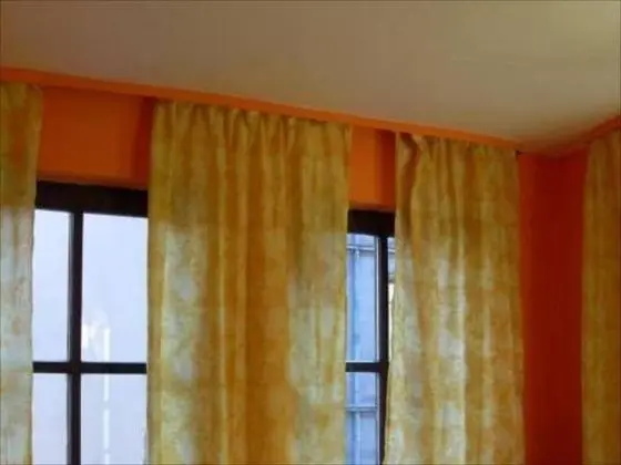 İki Ayrı Yataklı Oda, Ortak Banyo
