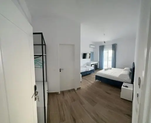 Üç Kişilik Oda, Balkon