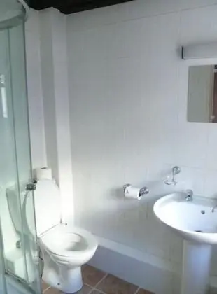 İki Ayrı Yataklı Oda, Banyolu/Duşlu