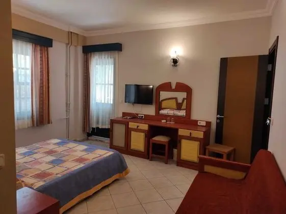 Standard Tek Büyük veya İki Ayrı Yataklı Oda, Dağ Manzaralı