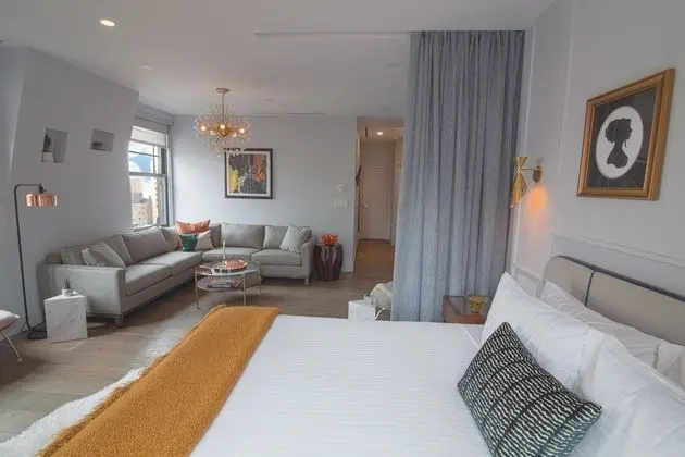 Çatı Katı (Loft), 1 En Büyük (King) Boy Yatak ve Çekyat (Belle)