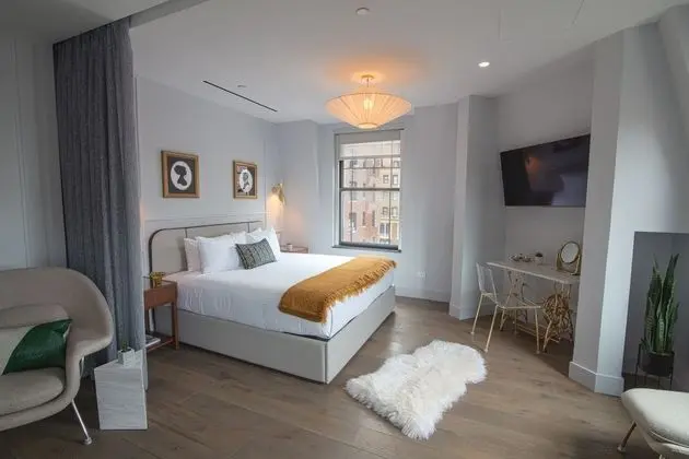 Çatı Katı (Loft), 1 En Büyük (King) Boy Yatak ve Çekyat (Belle)
