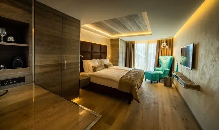 Premium Chic Room