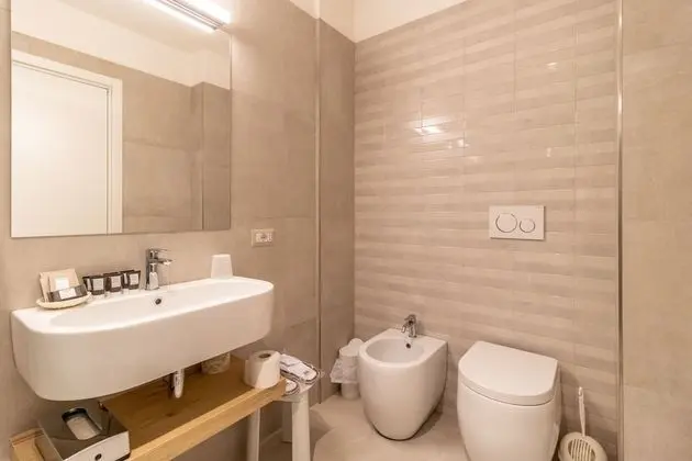 Tek Büyük Yataklı Oda, Balkon, Şehir Manzaralı