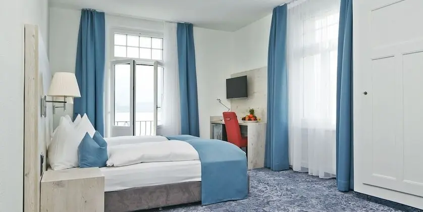 Deluxe Tek Büyük Yataklı Oda, 1 Yatak Odası, Balkon, Göl Kenarı