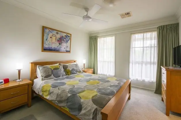 Standard Oda (Green Queen Room)