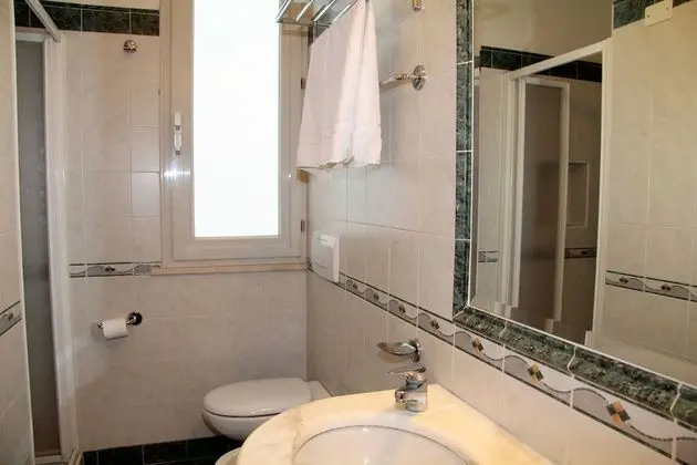 Tek Büyük Yataklı Oda, Balkon