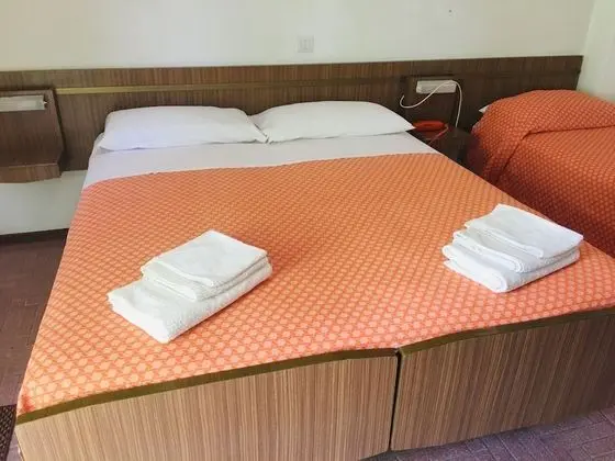 Üç Kişilik Oda