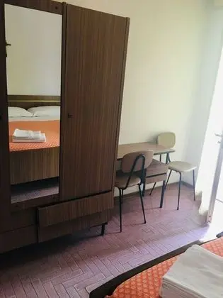 Üç Kişilik Oda