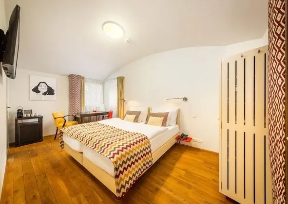 Deluxe Tek Büyük Yataklı Oda