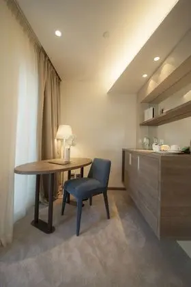 Superior Tek Büyük Yataklı Oda, Balkon, Park Manzaralı