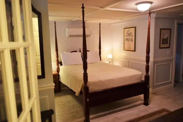 Basement Queen Room