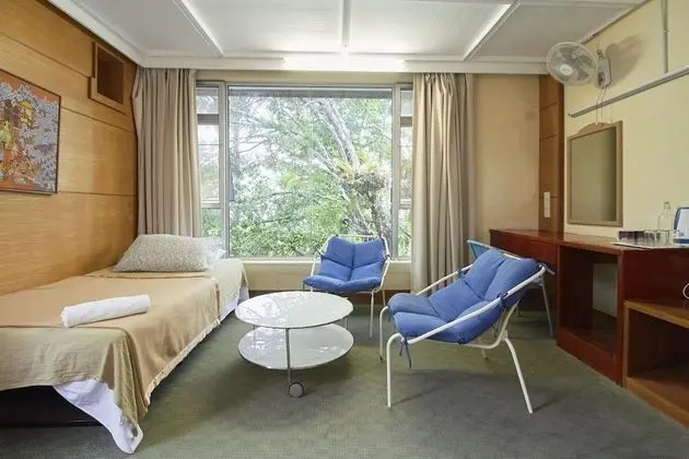 Family Oda, Bahçe Manzaralı