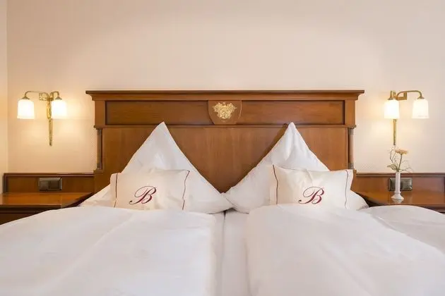 Büyük Yataklı Tek Kişilik Oda