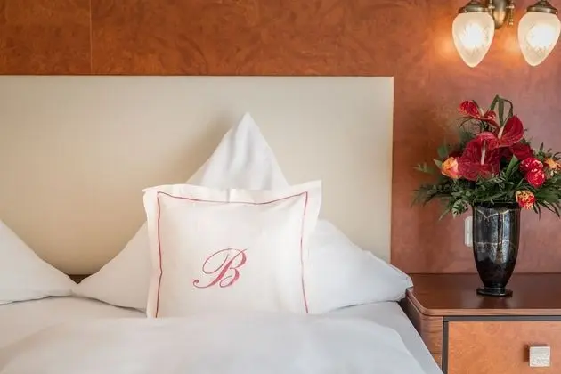 Büyük Yataklı Tek Kişilik Oda