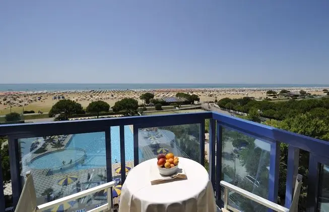 Basic Tek Büyük Yataklı Oda