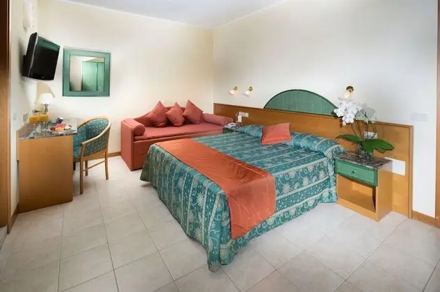 Family Üç Kişilik Oda