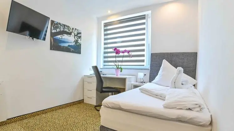 Tek Kişilik Oda, Sigara İçilmez