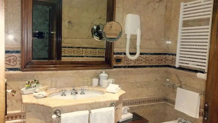 Deluxe Tek Büyük Yataklı Oda (San Marco View)