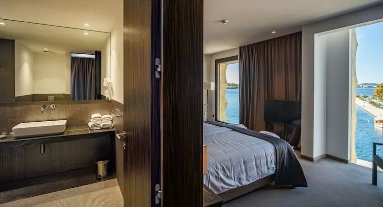 Deluxe Tek Büyük Yataklı Oda, Deniz Manzaralı