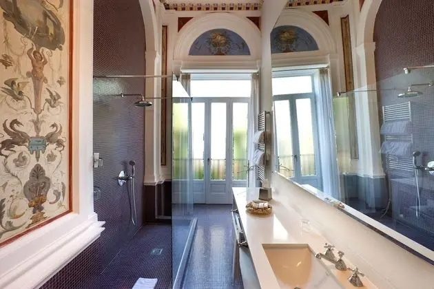 Superior Tek Büyük Yataklı Oda, Balkon, Avlu Manzaralı