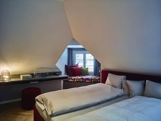 Standard Tek Büyük Yataklı Oda (Small Attic)