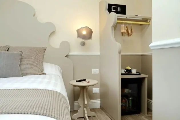 Economy Double Room, Private External Bathroom (Check-In Via San Giovanni  in Laterano 250)