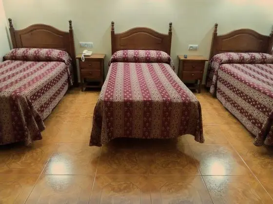 Üç Kişilik Oda