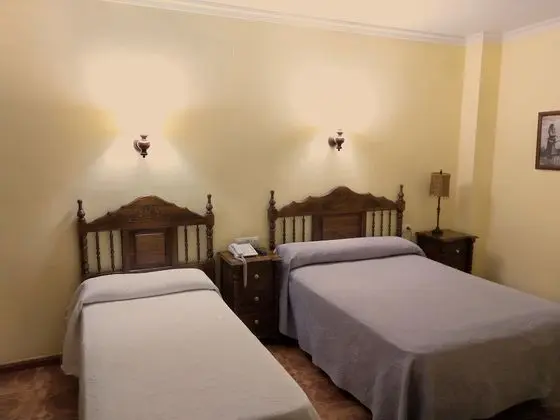 Üç Kişilik Oda