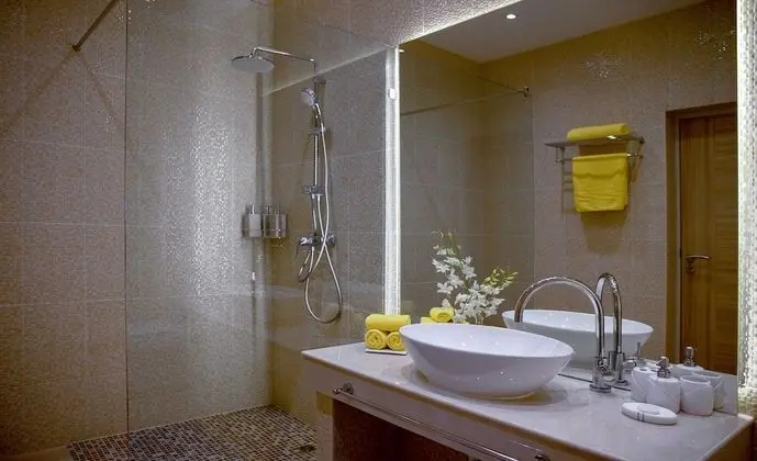 Premium Villa, 2 Yatak Odası, Havuz Manzaralı, Plaj Kenarı