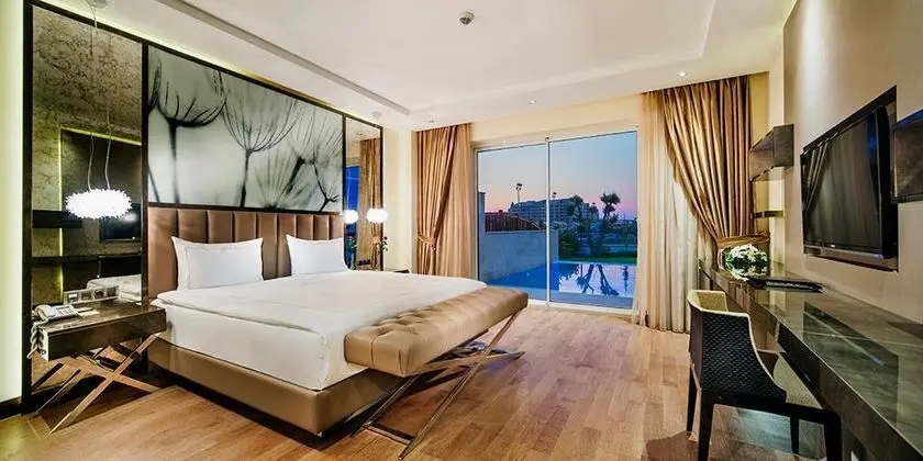 https://images.etstur.com/files/images/hotelImages/TR/53809/l/Bellis-Deluxe-Hotel-Oda-296396.jpg