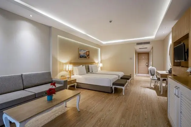 https://images.etstur.com/imgproxy/resize/2560x1440/files/images/hotelImages/etsrooms/228/Bellis_Deluxe_Hotel_20260604113847_4.jpg