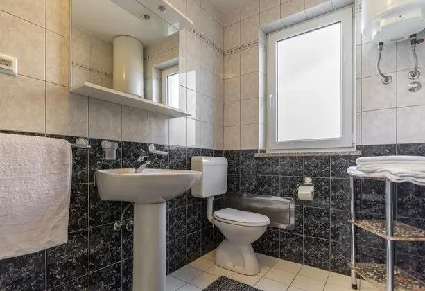 Comfort Daire, 2 Yatak Odası, Havuz Kullanımı, Kısmi Deniz Manzaralı