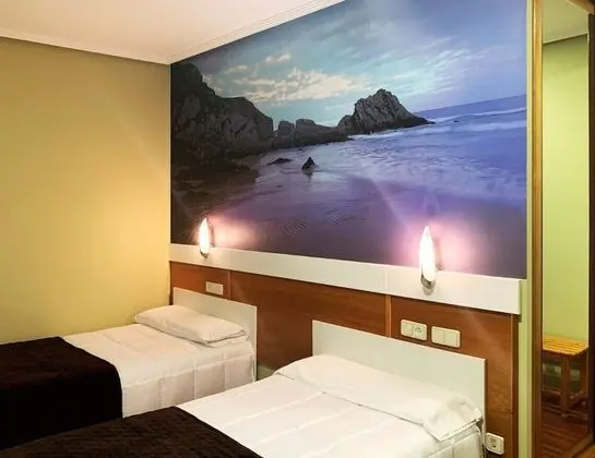 Büyük Yataklı Tek Kişilik Oda