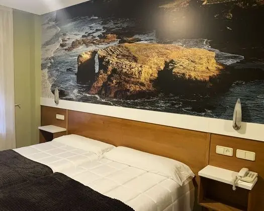 Büyük Yataklı Tek Kişilik Oda