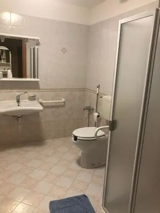 Üç Kişilik Oda