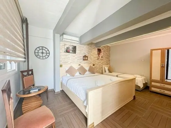 Çift Kişilik, Bahçe Manzaralı
