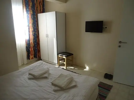 Çift Kişilik, Bahçe Manzaralı