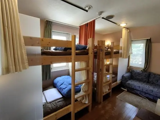 Ortak Ranzalı Oda, Karma Ranzalı Oda, Sigara İçilmez (lower bed)
