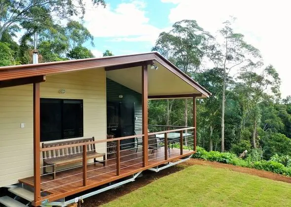 Romantic Kulübe, 2 Yatak Odası, Şömine, Dağ Manzaralı (Bower Bird Cabin)