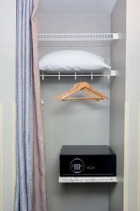 King Guestroom