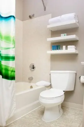 Petite Queen Guestroom