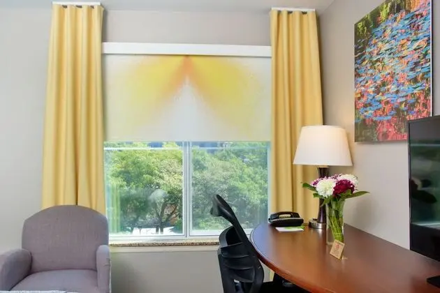 Queen Guestroom