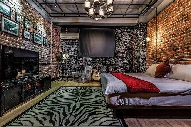 Standard Tek Büyük Yataklı Oda (Western Loft)